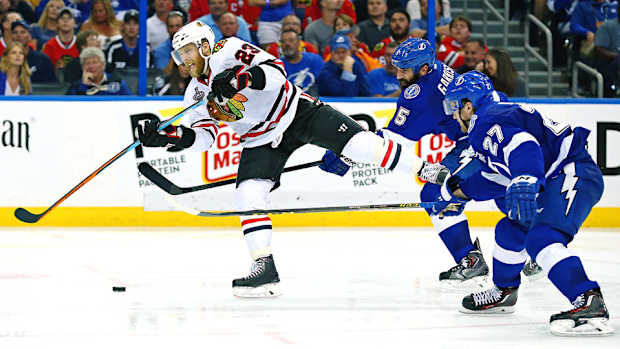 kris-versteeg-blackhawks-lightning-stanley-cup-game5.jpg